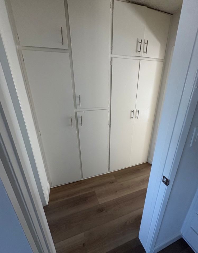 469 West Windsor Road - Photo 2 of 10