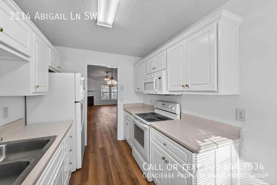 2114 Abigail Ln Sw - Photo 6 of 20