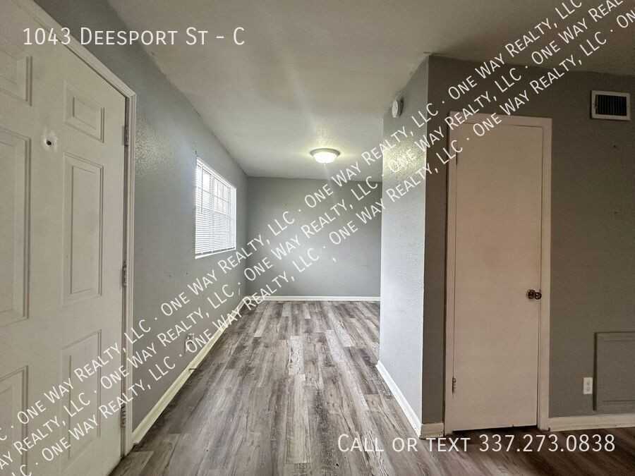 1043 Deesport St #C - Photo 3 of 16