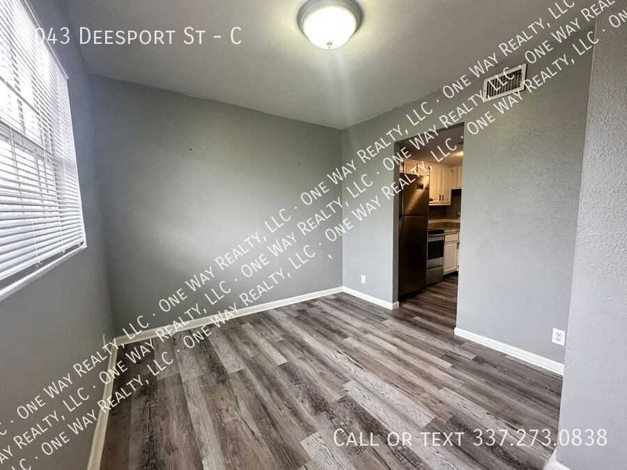 1043 Deesport St #C - Photo 4 of 16