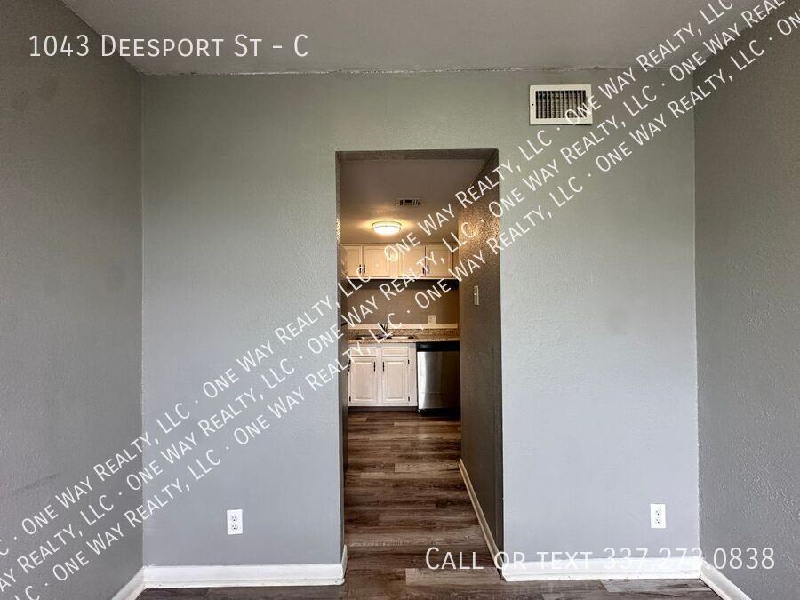 1043 Deesport St #C - Photo 5 of 16