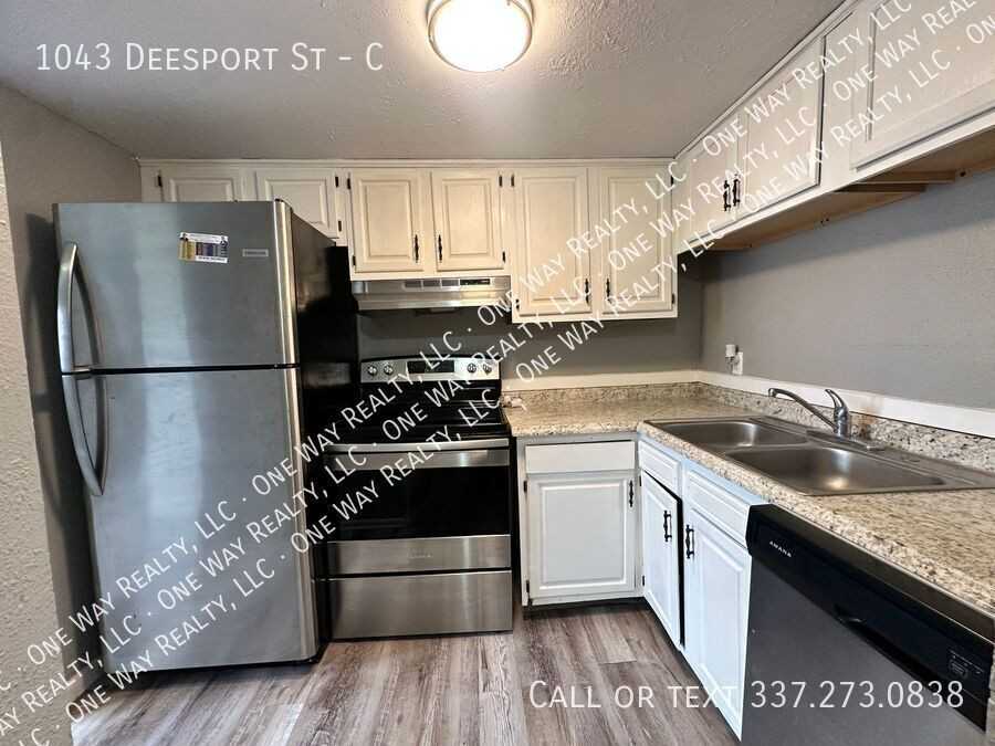 1043 Deesport St #C - Photo 6 of 16