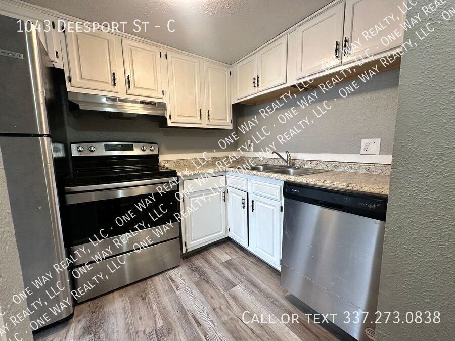 1043 Deesport St #C - Photo 7 of 16