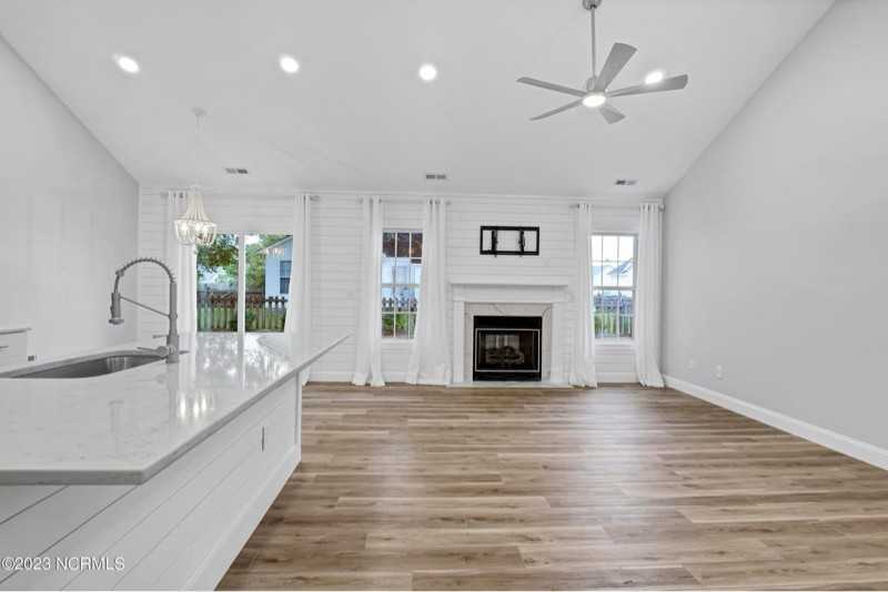 310 Citation Ln - Photo 3 of 20