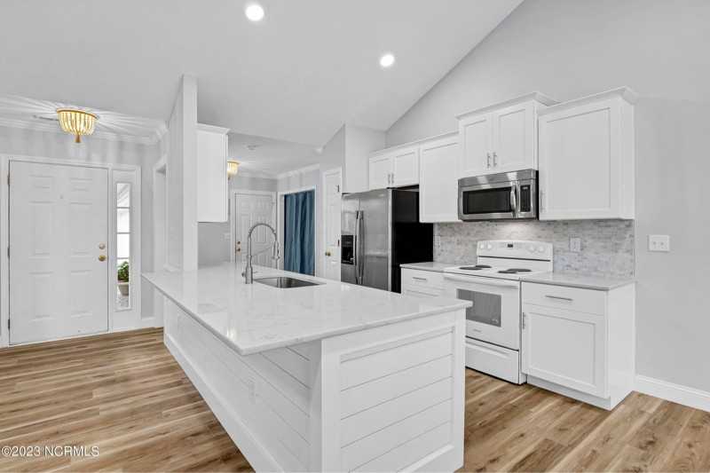 310 Citation Ln - Photo 5 of 20