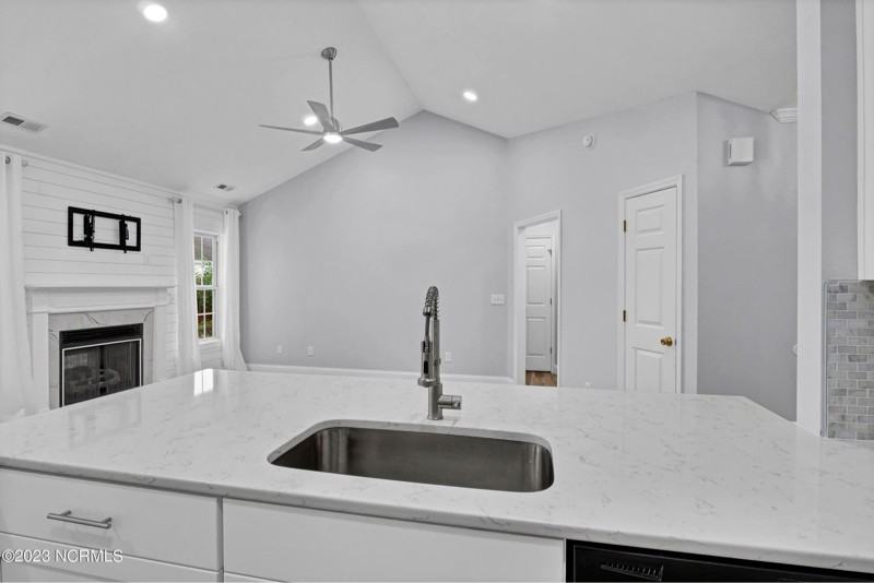 310 Citation Ln - Photo 7 of 20