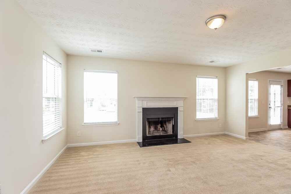 331 Cobblestone Ct - Photo 5 of 17