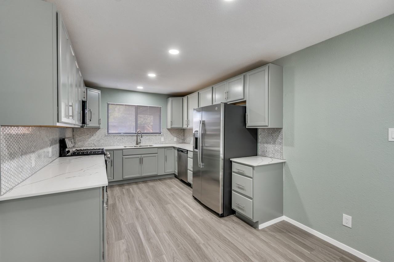 2712 Chebi Ln - Photo 3 of 8