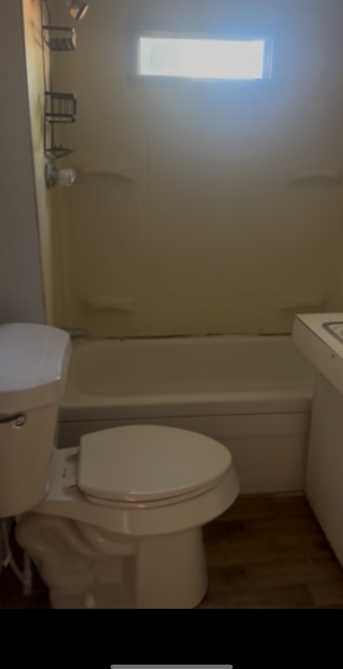 951 N Auburn Ave #5 - Photo 3 of 5