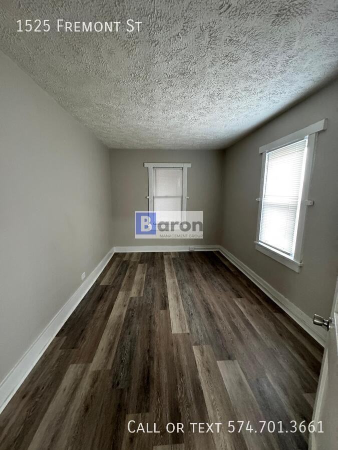 1525 Fremont St - Photo 2 of 9