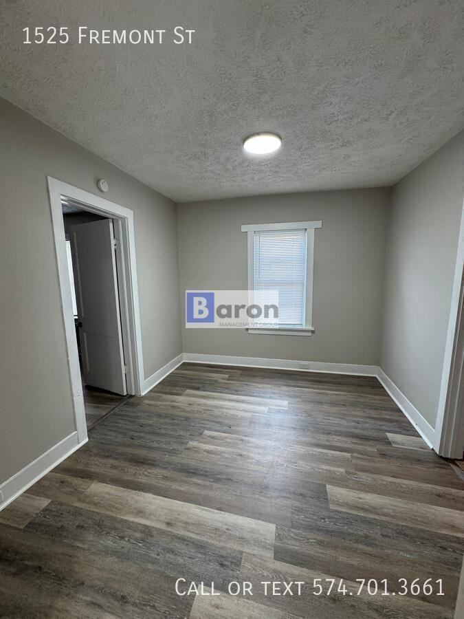1525 Fremont St - Photo 4 of 9
