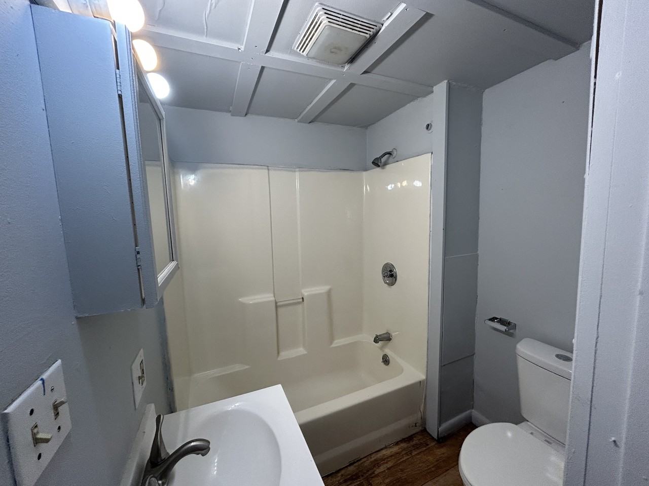 35 Lake St - Photo 4 of 15