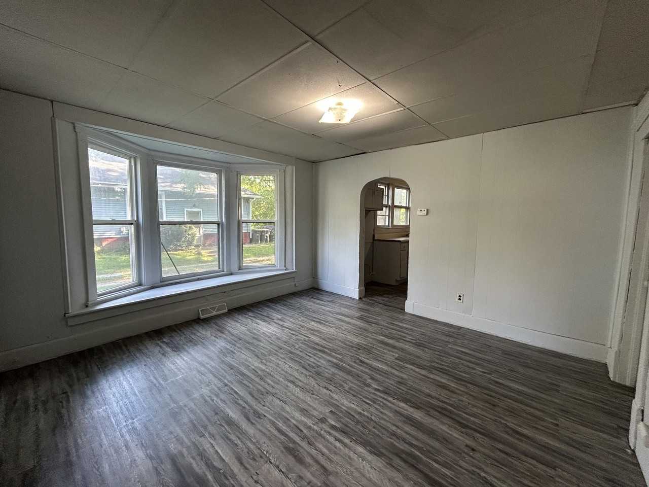 35 Lake St - Photo 6 of 15