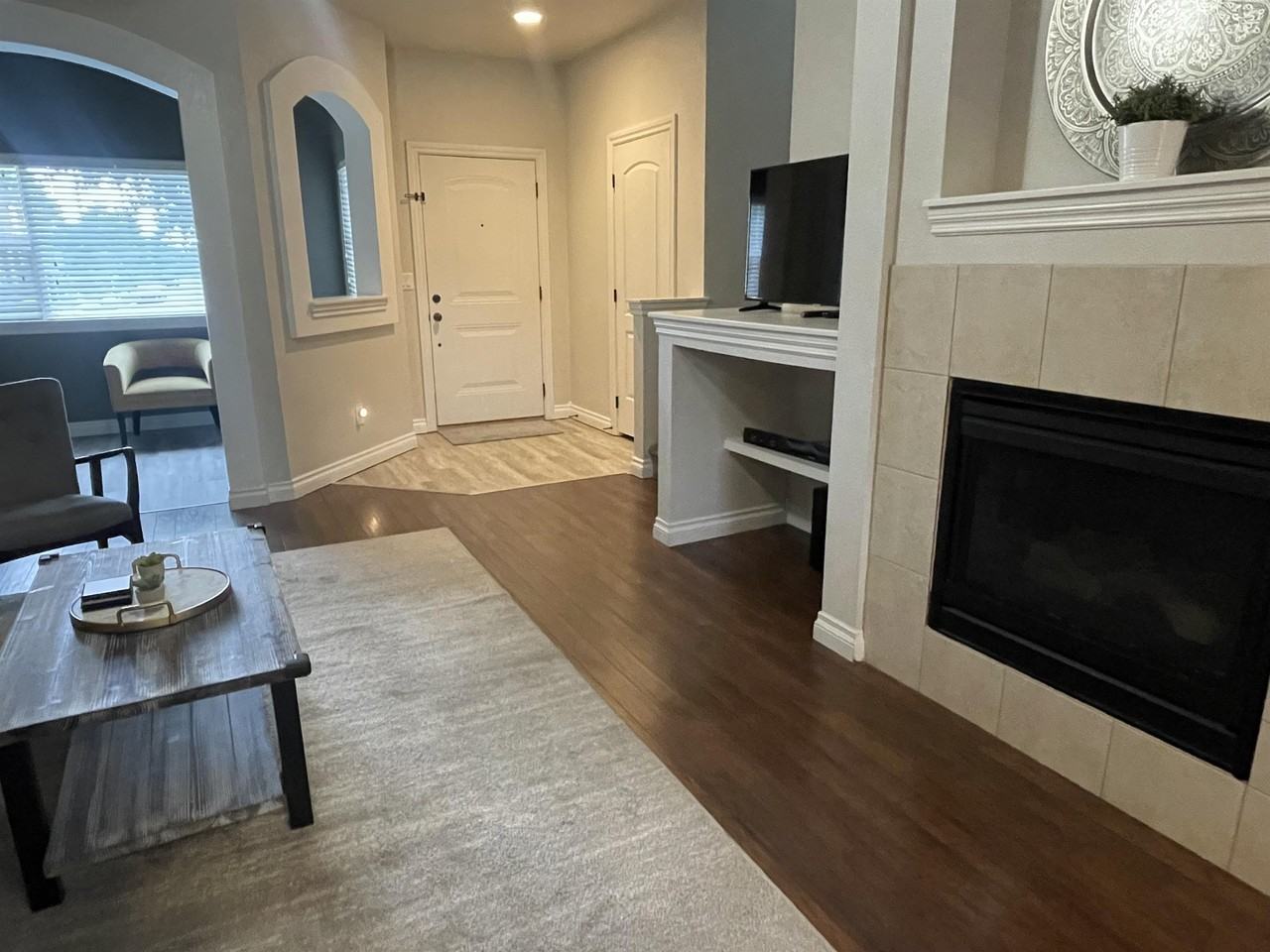 3814 Rock Creek Dr - Photo 3 of 28