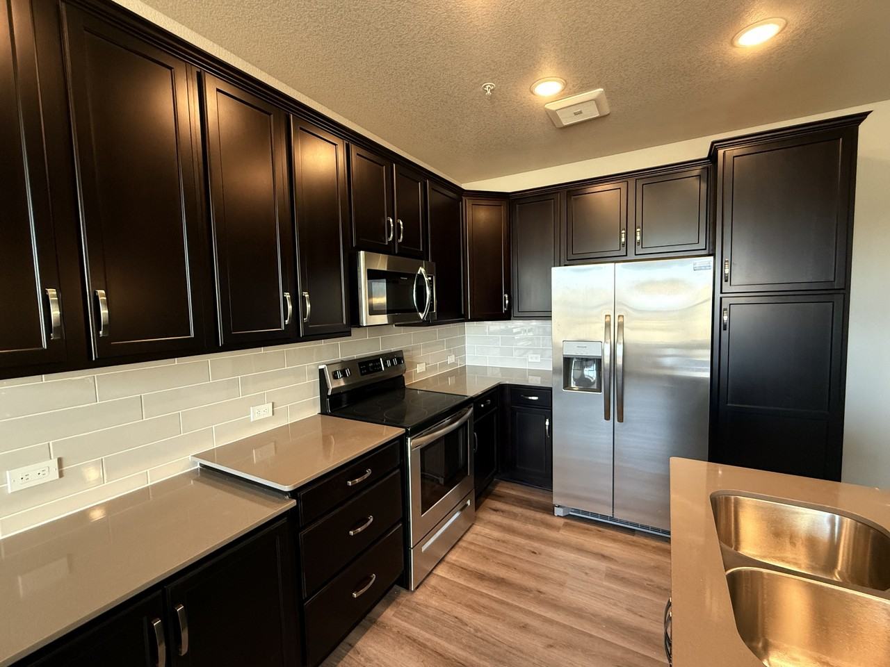 914 Schlagel St #4 - Photo 5 of 19