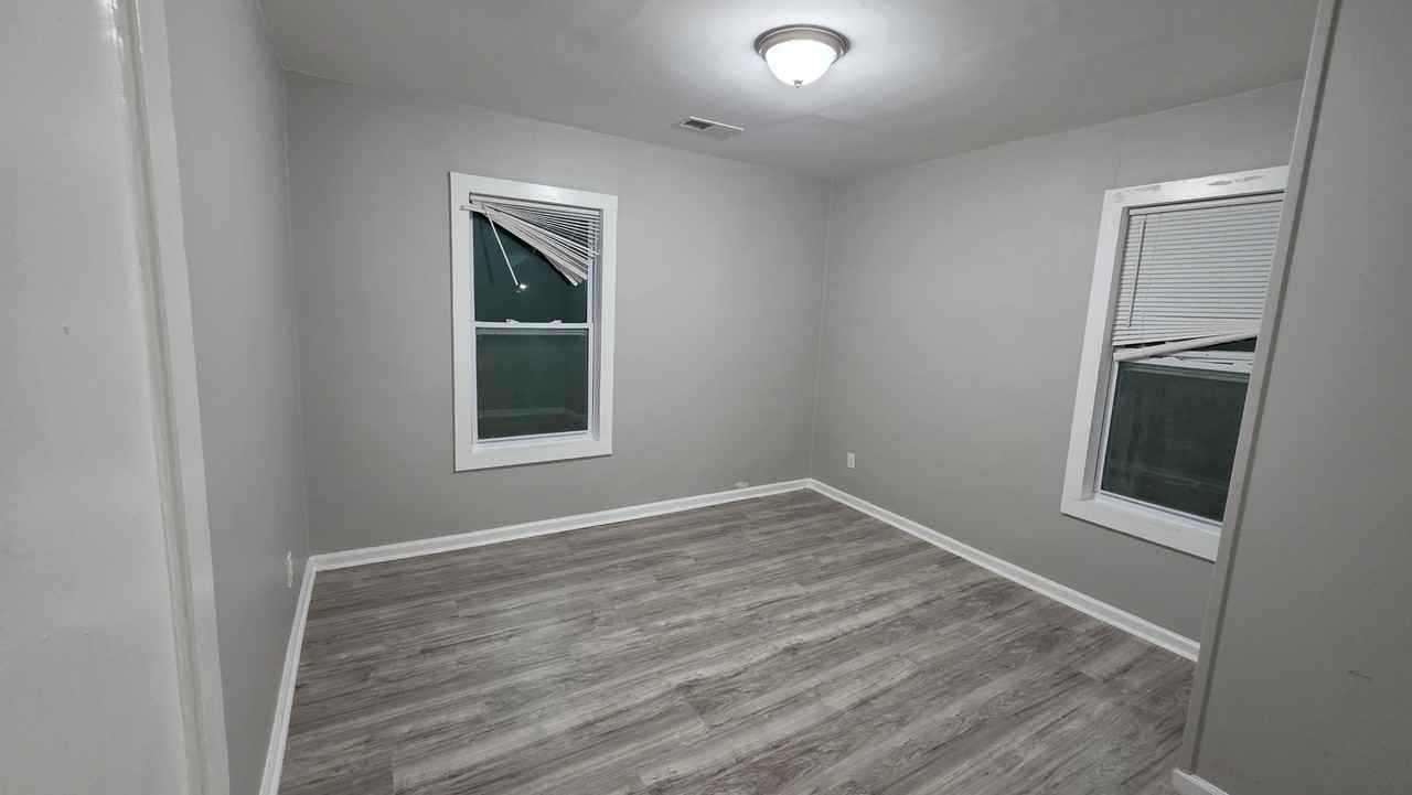 3569 Bayliss Ave - Photo 5 of 37