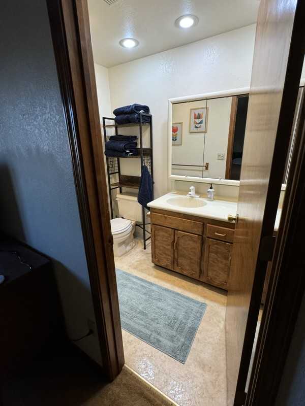 550 N Weaver Ave - Photo 4 of 12