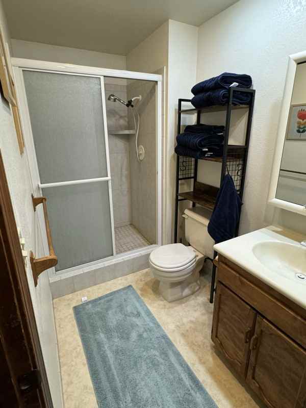 550 N Weaver Ave - Photo 5 of 12