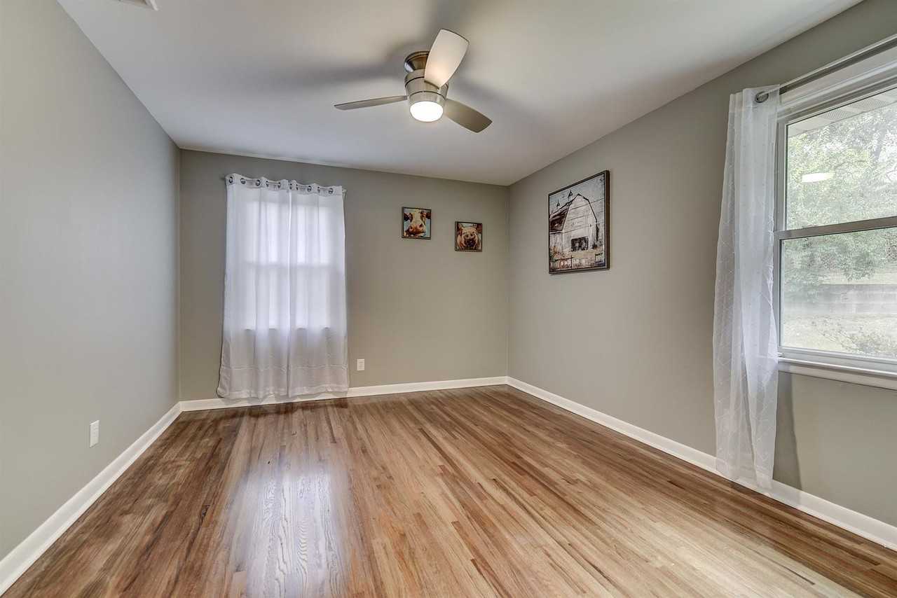 2322 Cabin Hill Rd - Photo 2 of 14