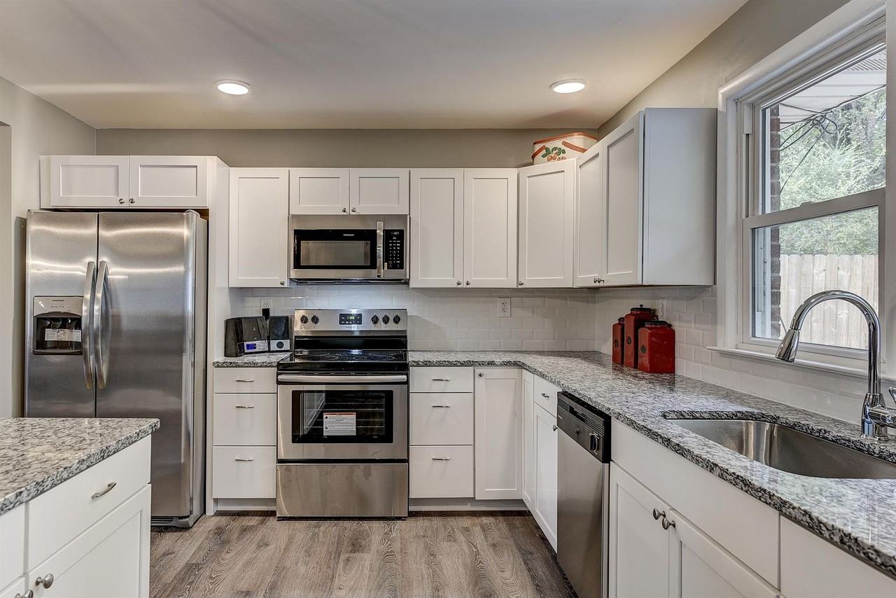 2322 Cabin Hill Rd - Photo 4 of 14