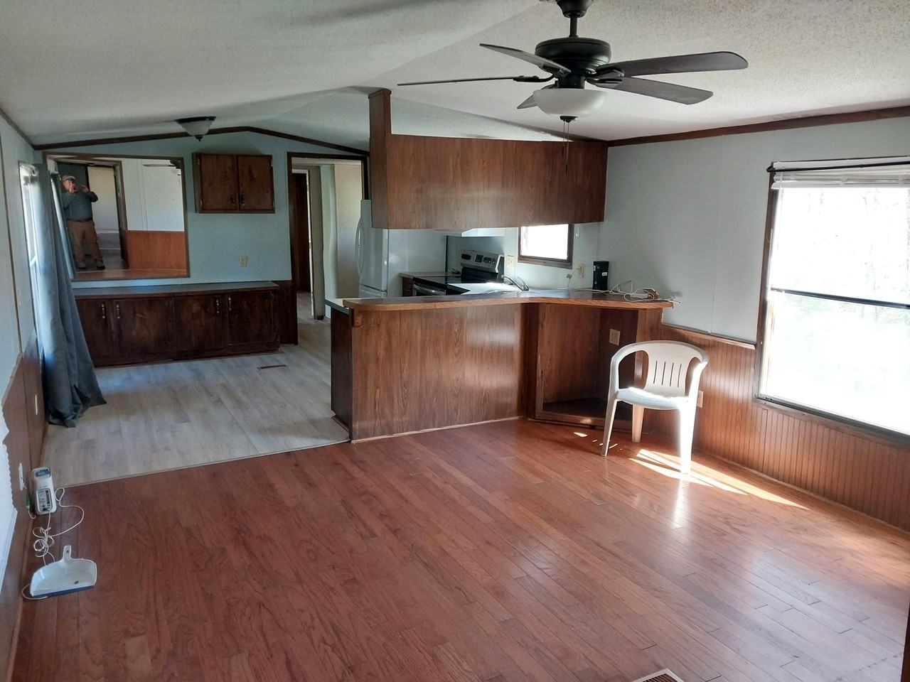 211 Duchess Dr - Photo 3 of 9