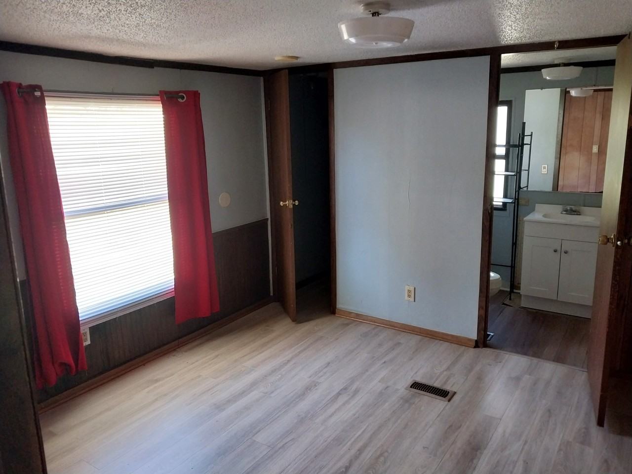 211 Duchess Dr - Photo 4 of 9