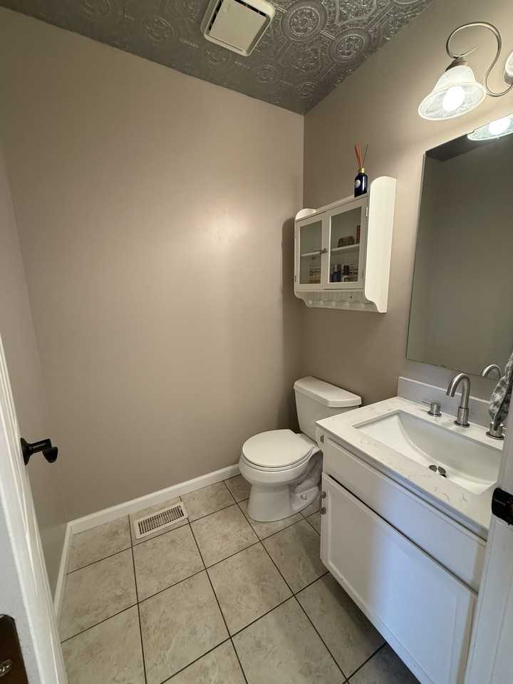 7S478 Lynn Dr - Photo 6 of 17