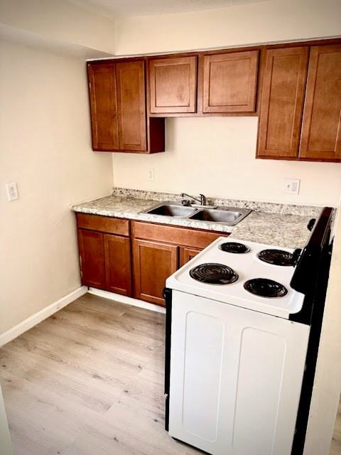 2324 Iroll Ave #2 - Photo 4 of 8