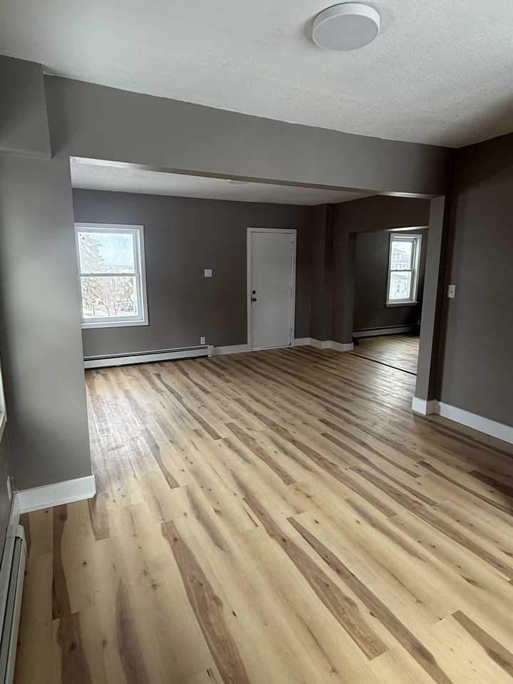 4333 W 8th St - Photo 4 of 20