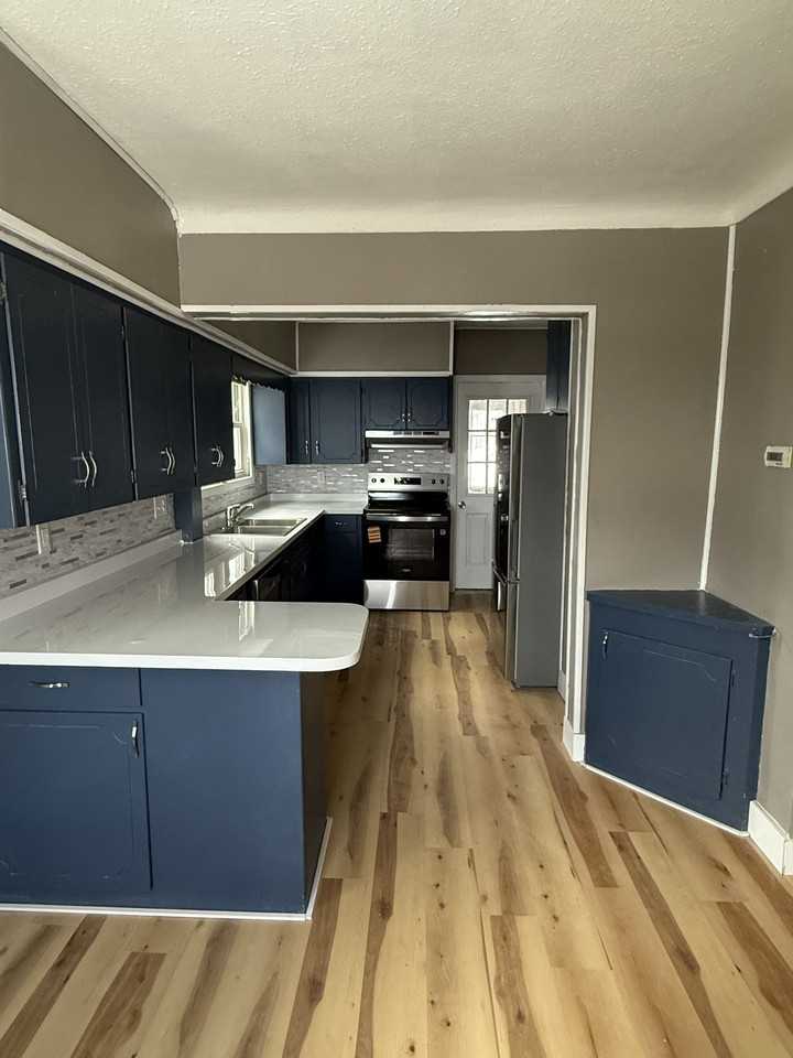 4333 W 8th St - Photo 6 of 20