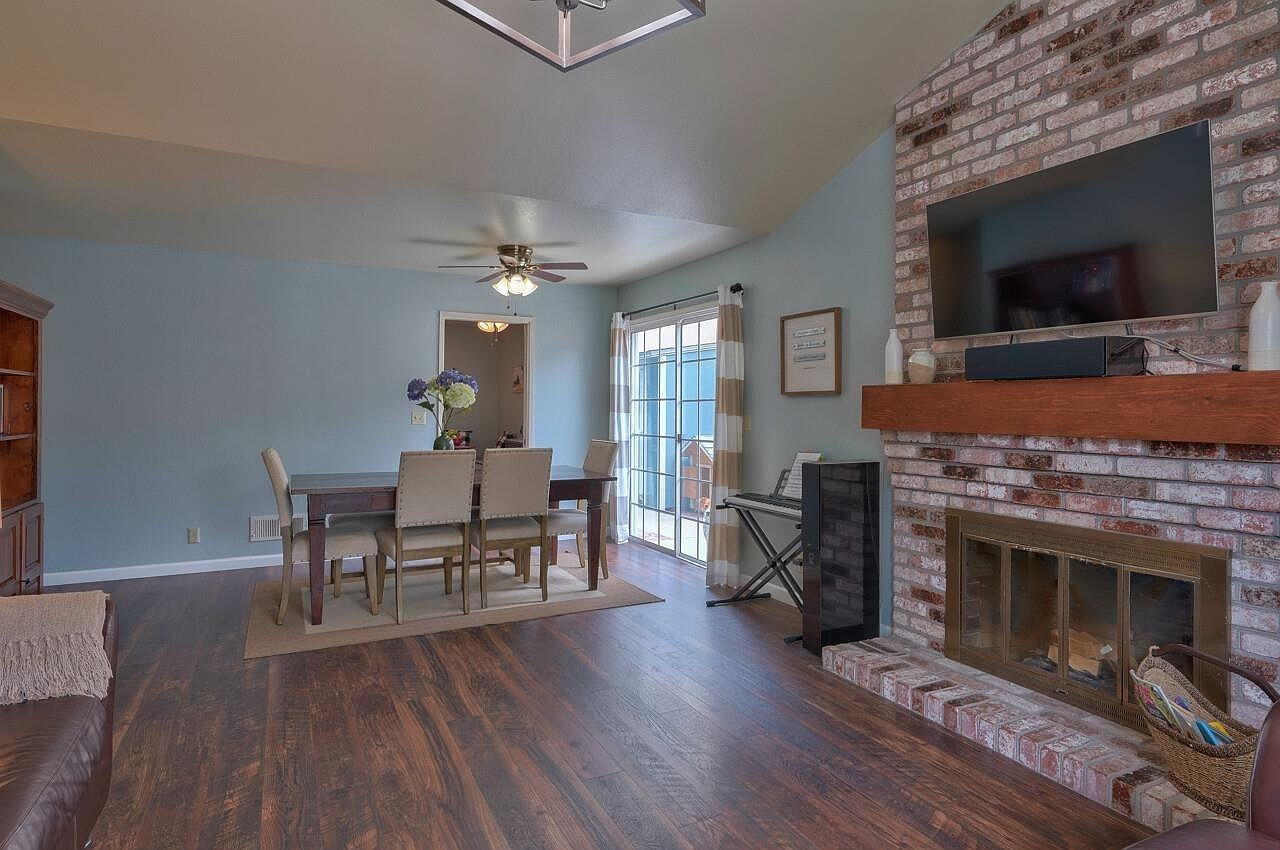 245 Massolo Ct - Photo 3 of 14