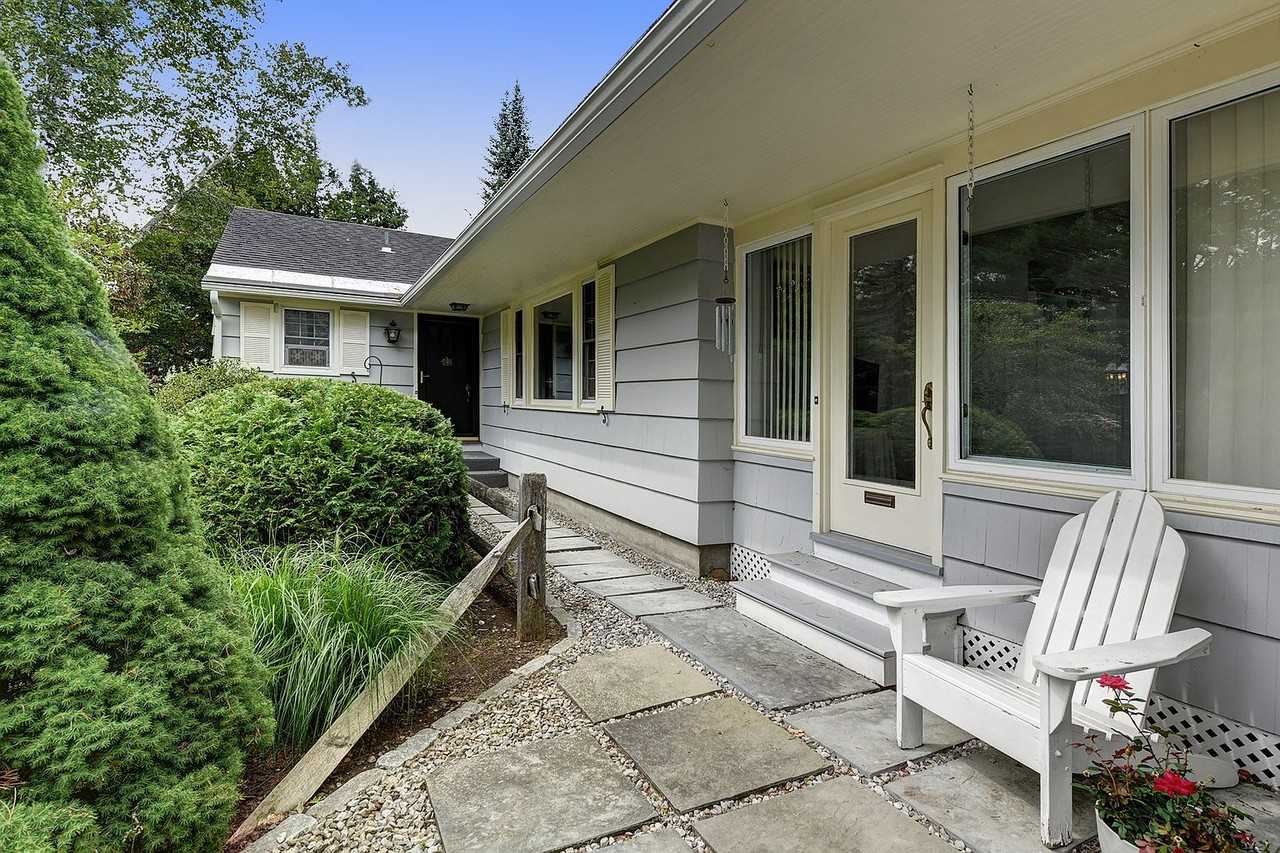 21 Valentine Rd - Photo 4 of 16