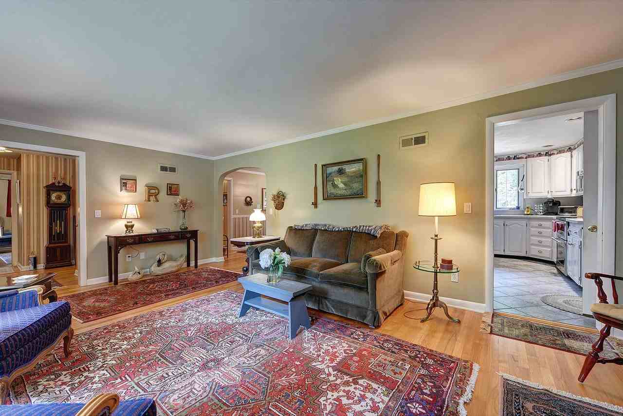 21 Valentine Rd - Photo 6 of 16