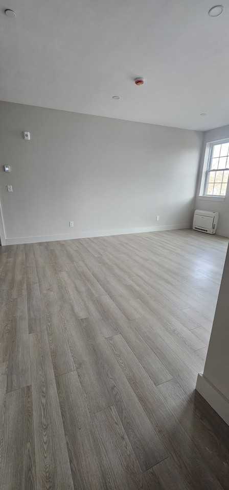 160 Washington St - Photo 4 of 13