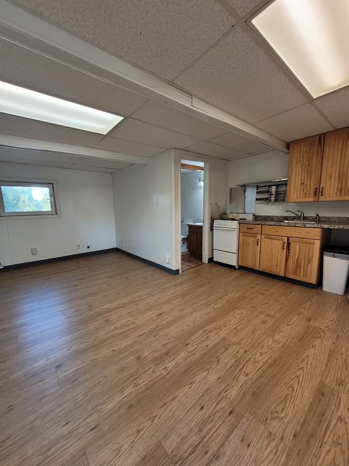 1128 Hess Ave #16 - Photo 2 of 7