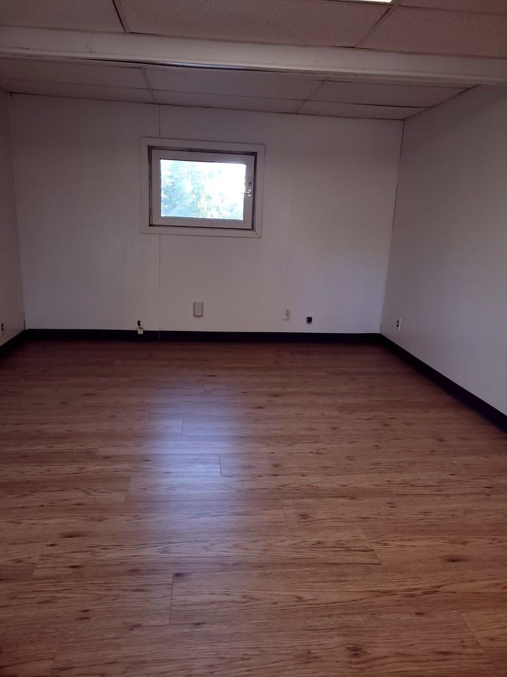 1128 Hess Ave #16 - Photo 3 of 7