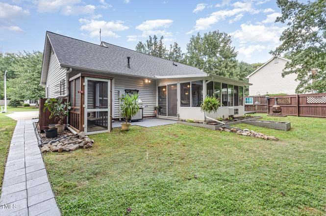 105 Fox Den Ct - Photo 2 of 20