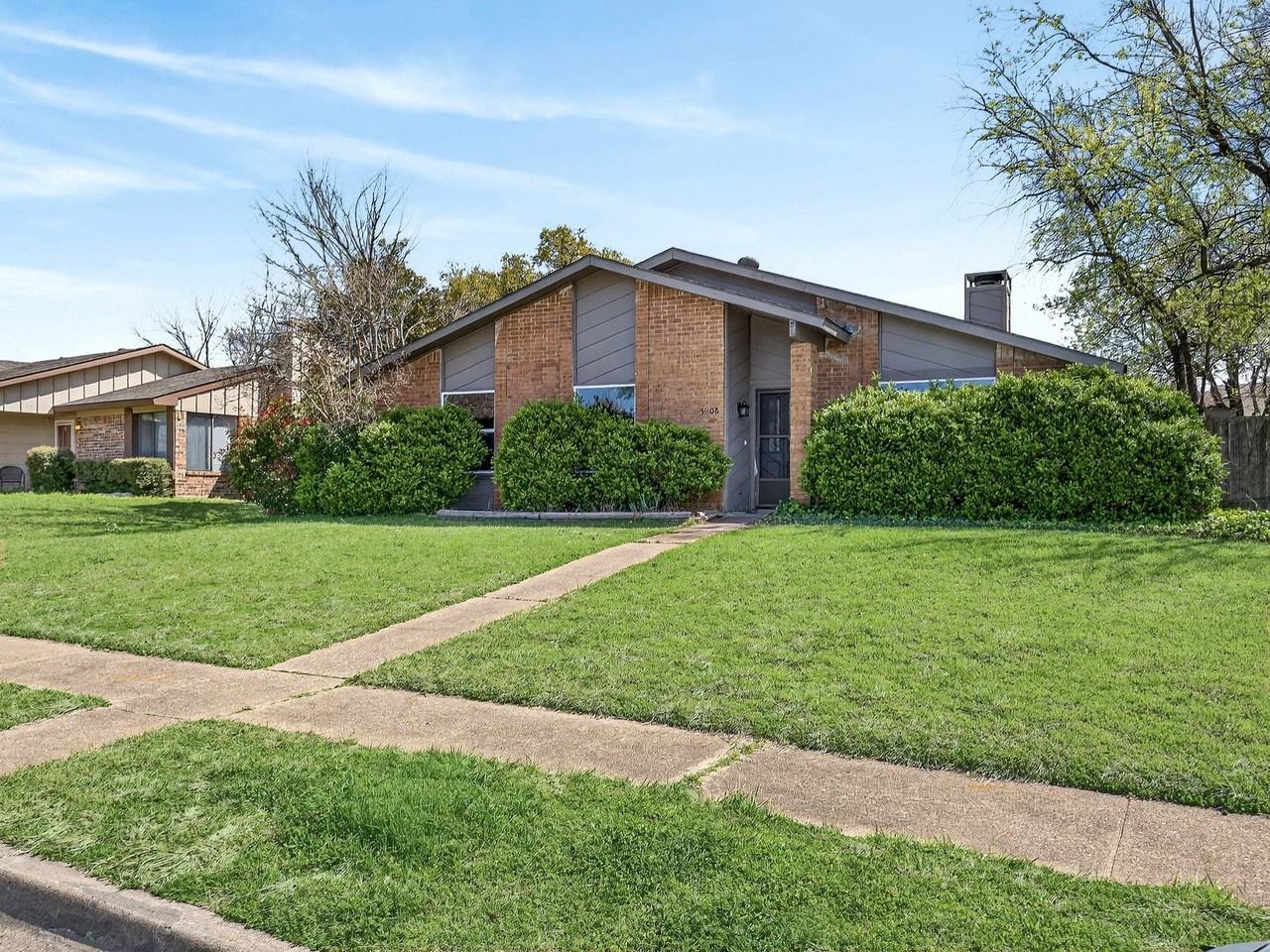 3808 Glover Dr - Photo 2 of 20