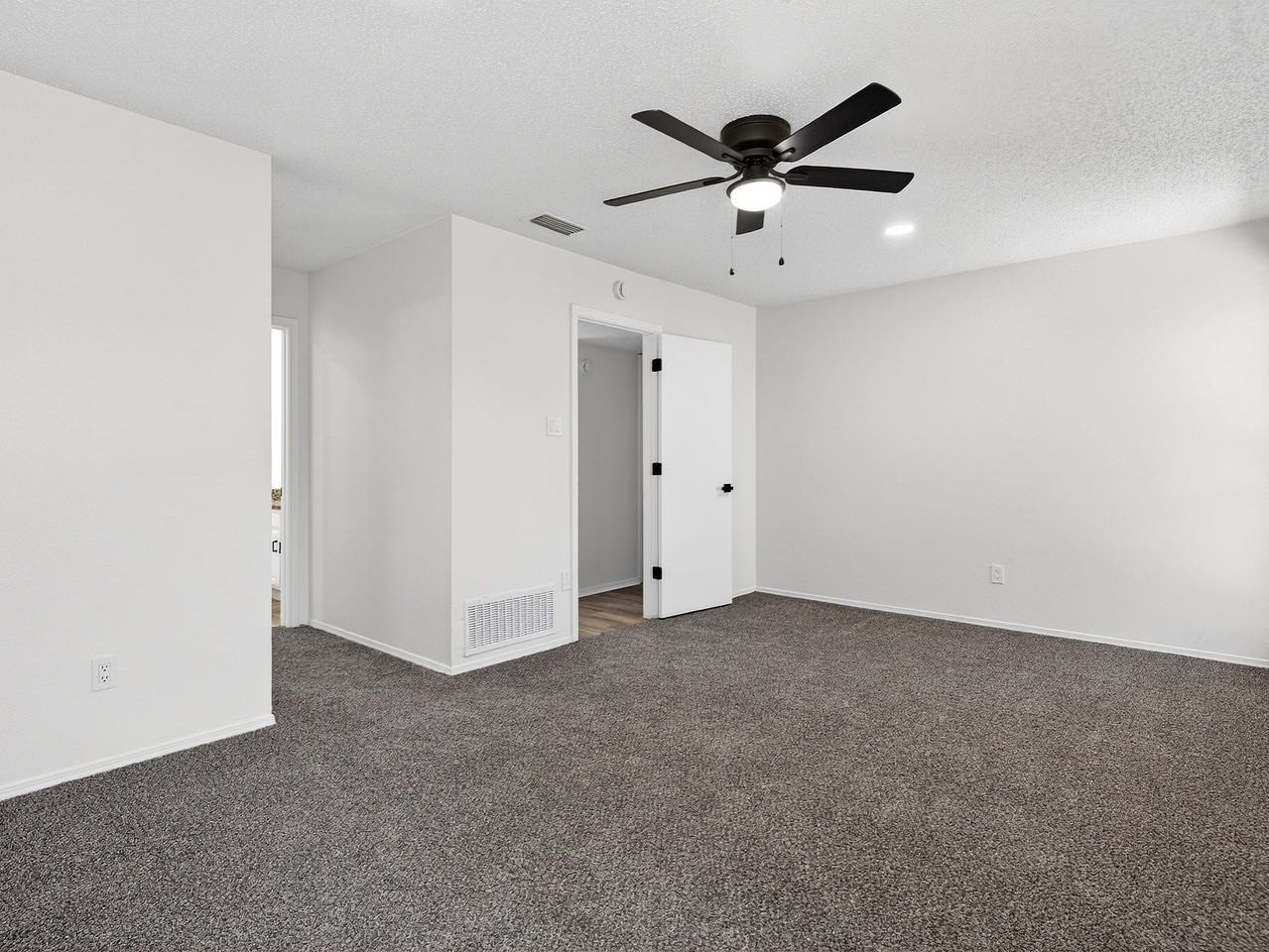 3808 Glover Dr - Photo 5 of 20