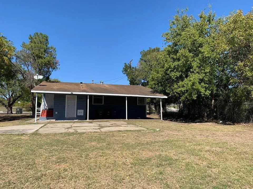 426 Koehler Ct - Photo 3 of 10