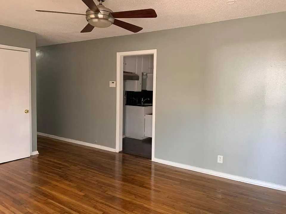 426 Koehler Ct - Photo 4 of 10