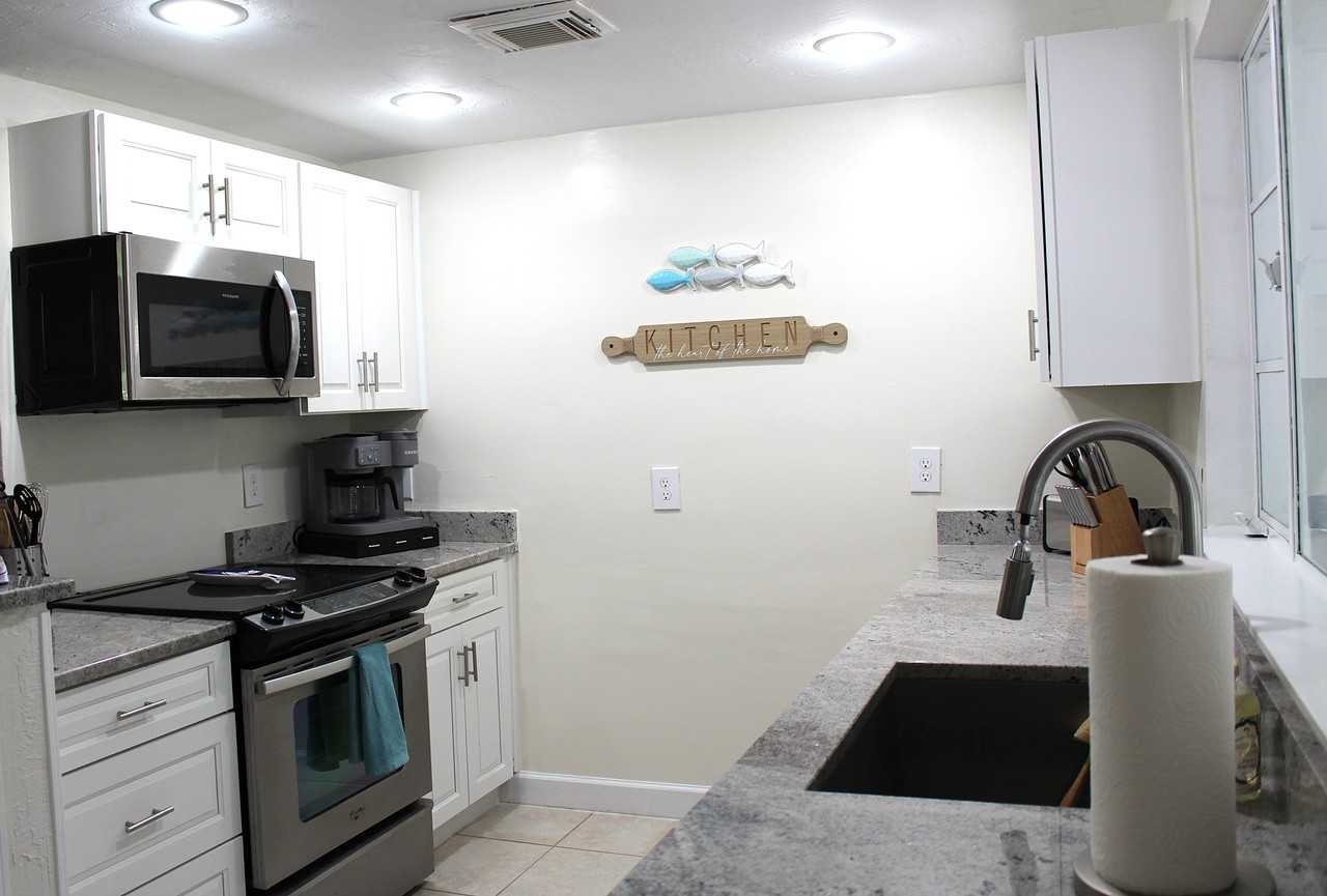 4464 E Riverside Dr - Photo 6 of 16