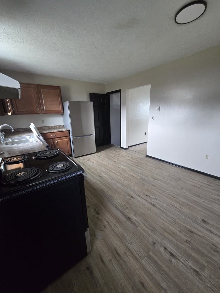 1409 E 38th St - Photo 7 of 24