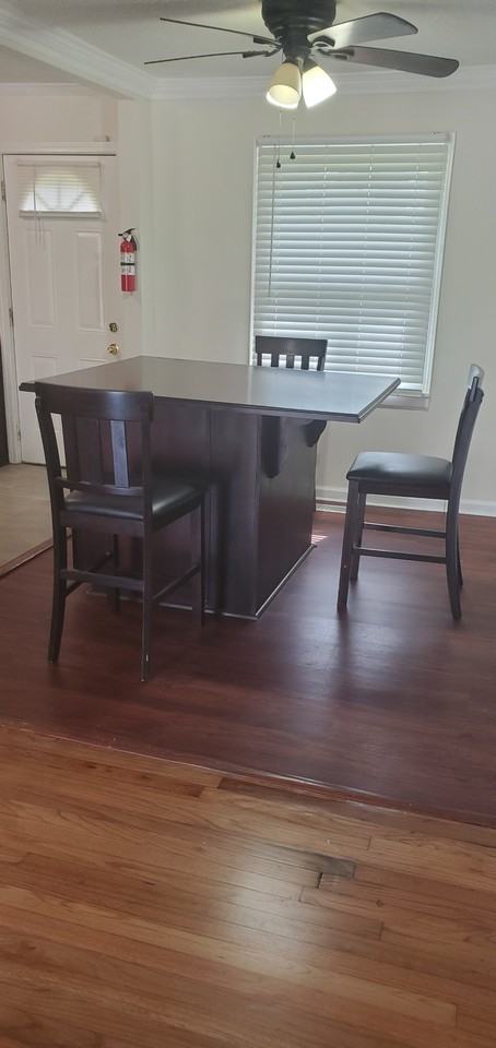 3072 Lone Oak Ave Sw - Photo 4 of 11