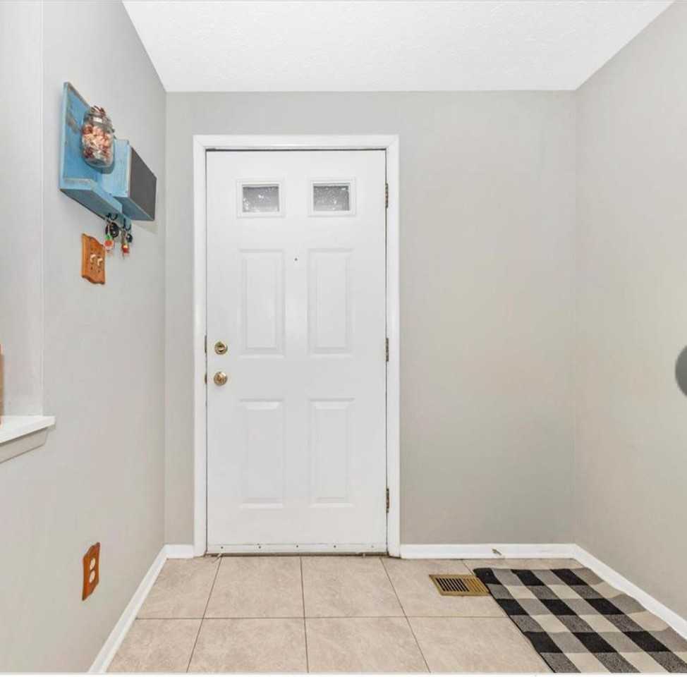 12461 Quail Woods Dr - Photo 2 of 24