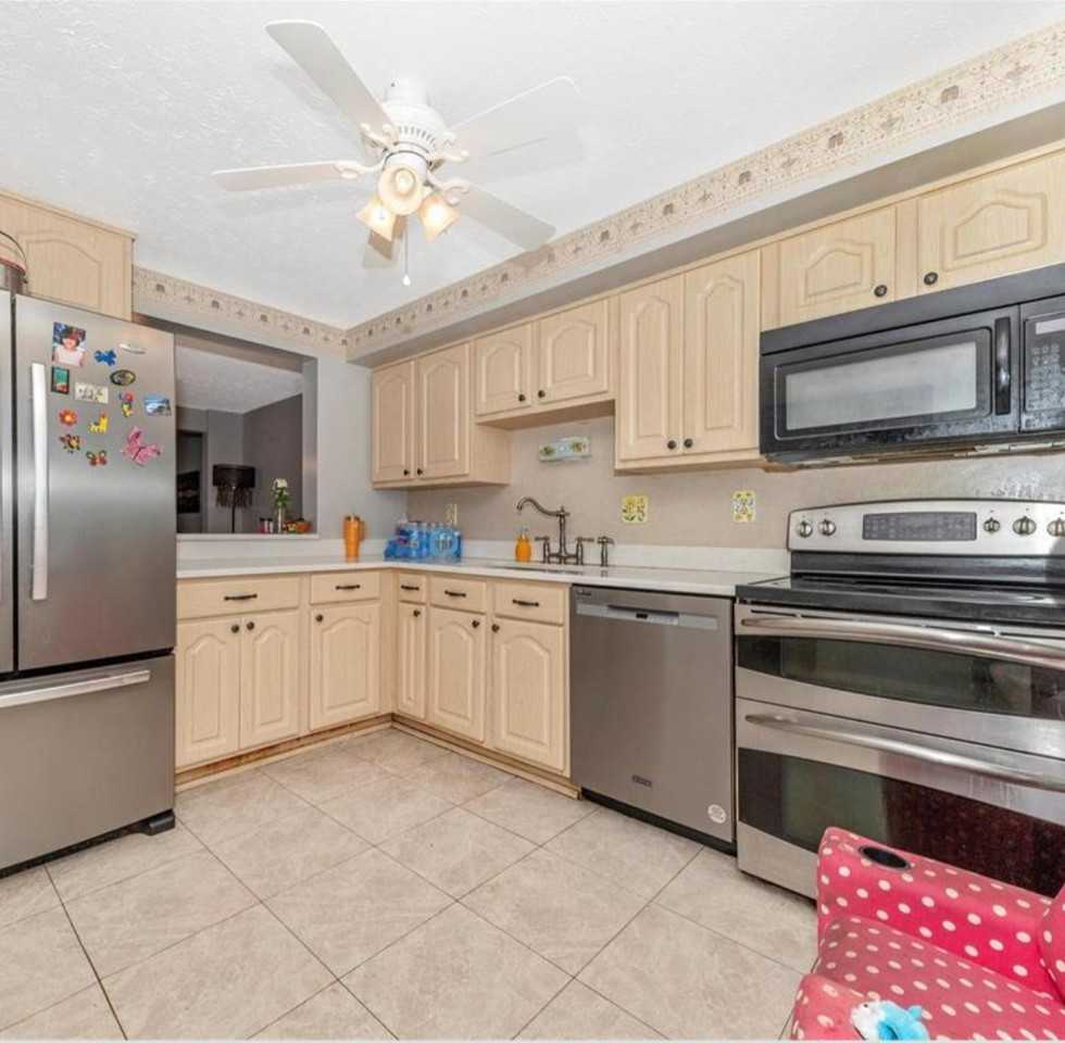 12461 Quail Woods Dr - Photo 4 of 24