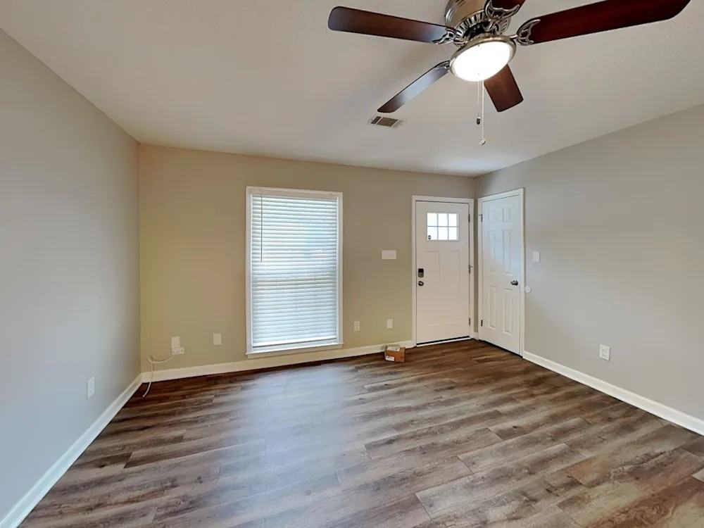 722 Utoy Cir Sw - Photo 2 of 13