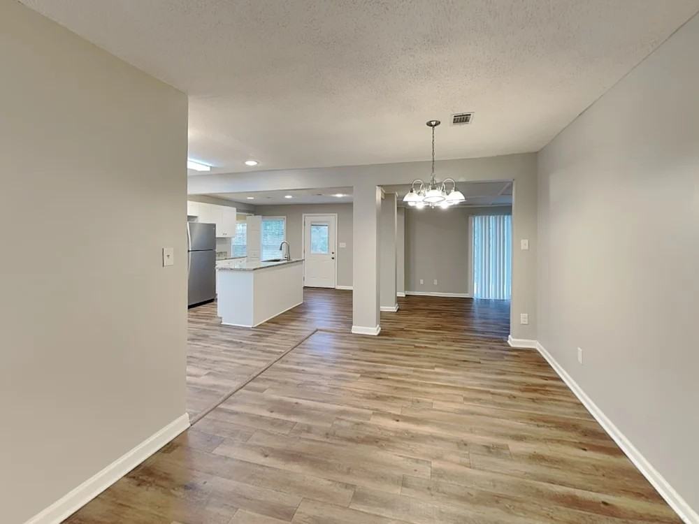 722 Utoy Cir Sw - Photo 3 of 13