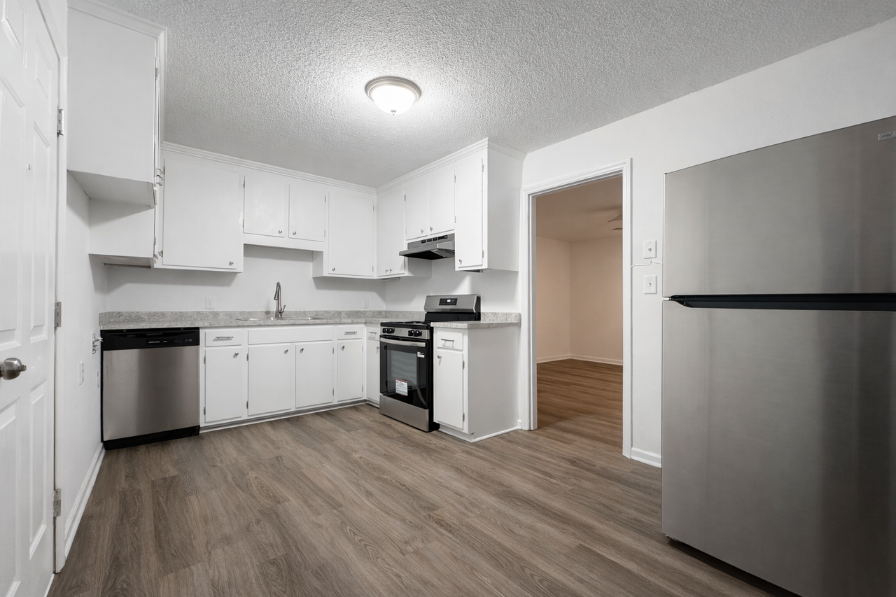 306 Jones Ave - Photo 5 of 8