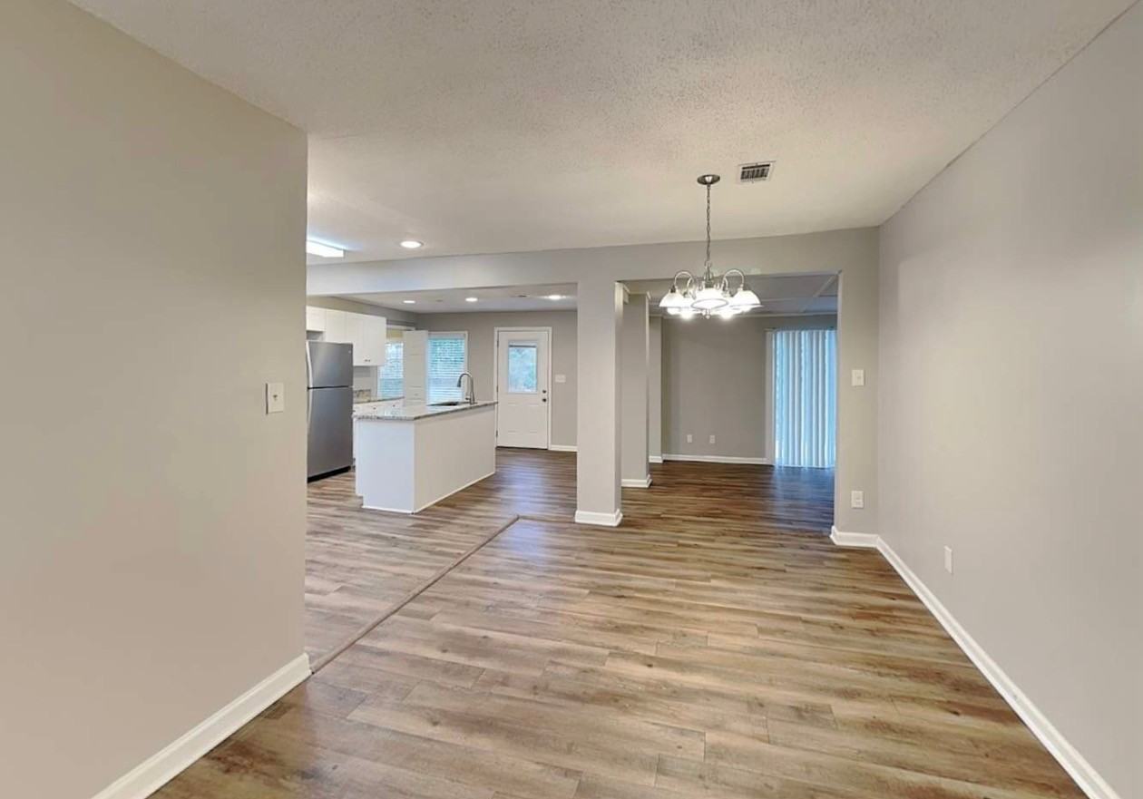 459 Utoy Cir Sw - Photo 2 of 5